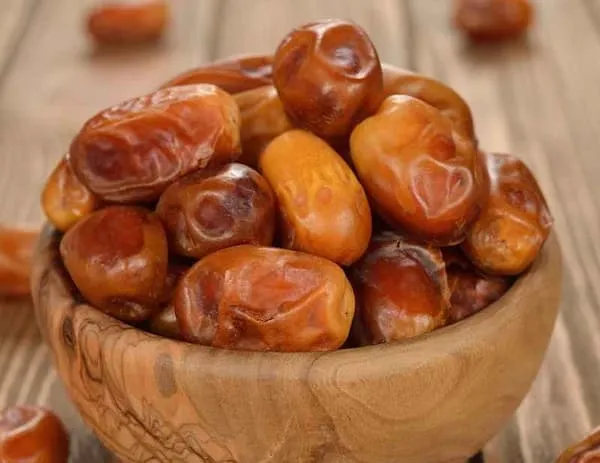 خرید بهترین انواع خرما زاهدی با قیمت ارزان