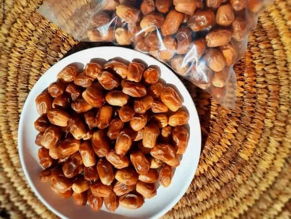 خرید بهترین انواع خرما زاهدی با قیمت ارزان